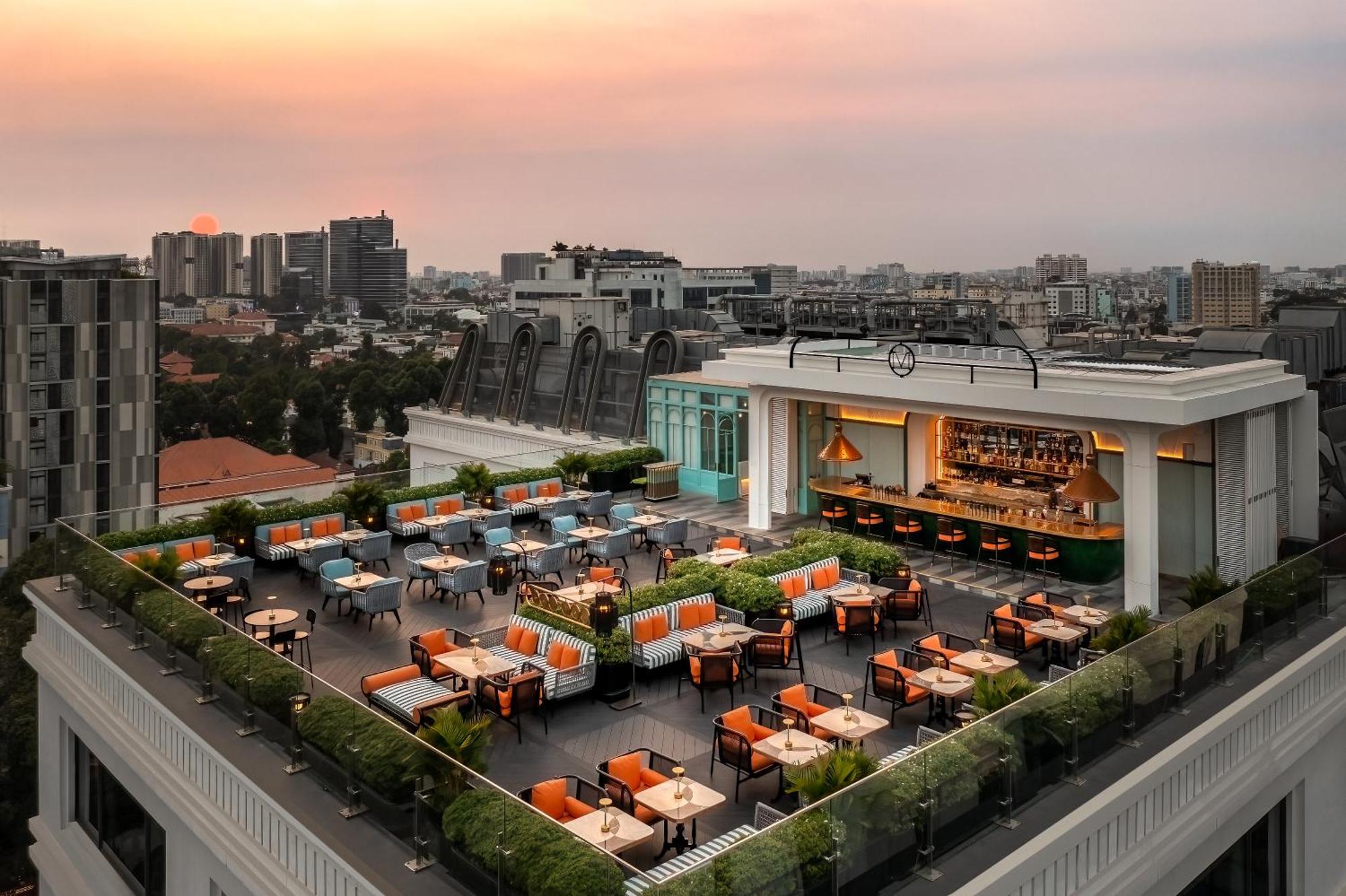 Mai House Saigon Hotel Ho Chi Minh-staden Exteriör bild The rooftop bar at the hotel